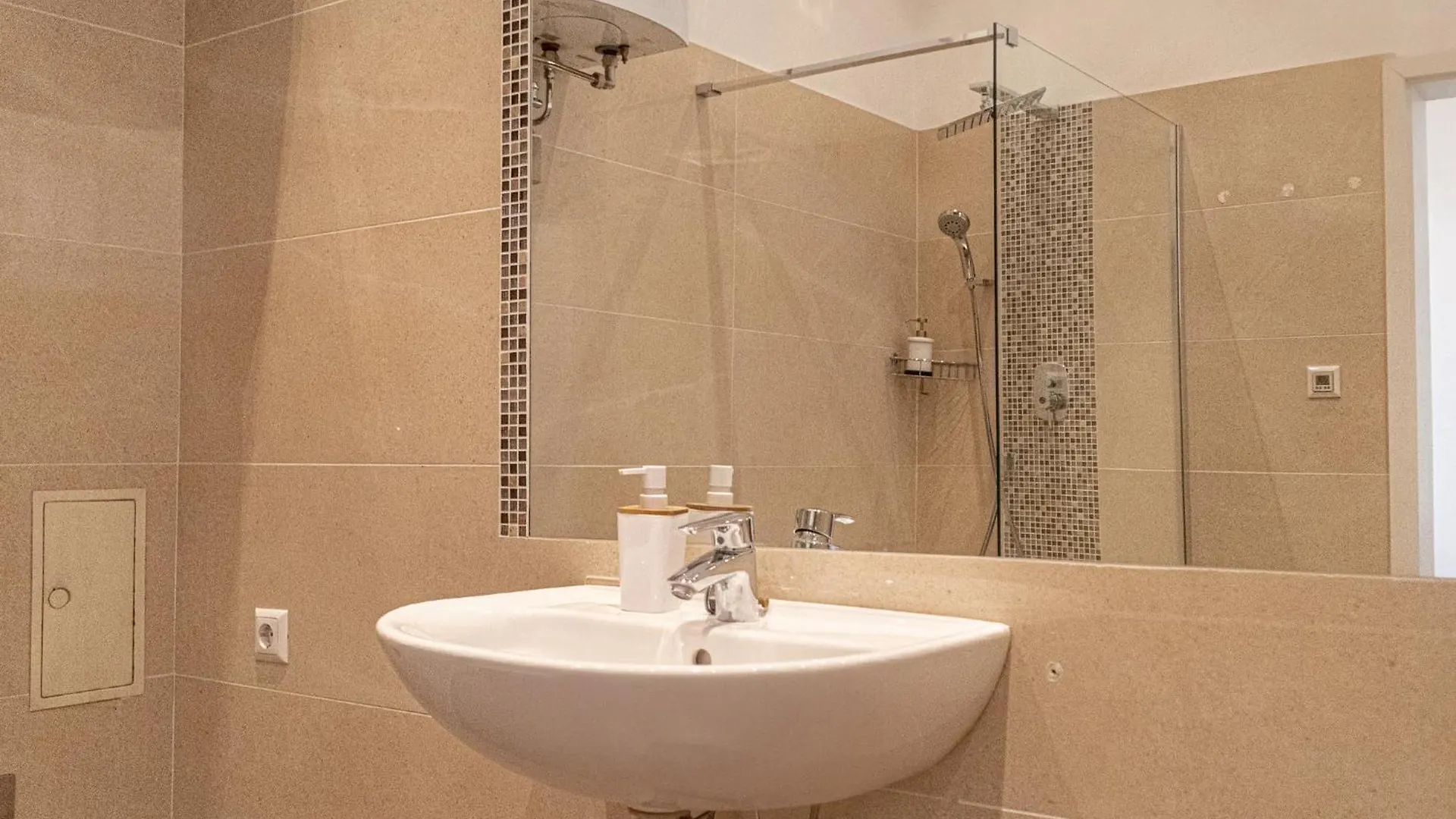 Sweet 2Br Apt Ideal For Long Stays, Very Central In Vienna