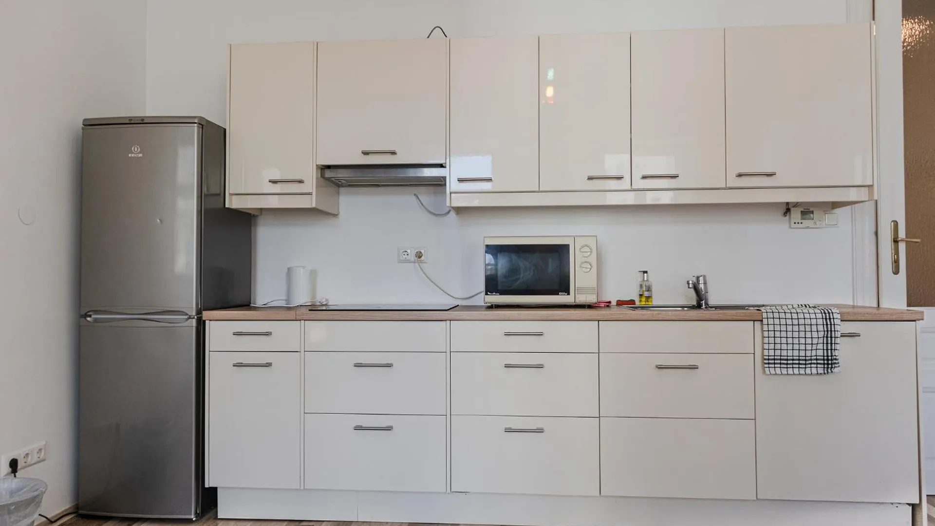 Sweet 2Br Apt Ideal For Long Stays, Very Central In Vienna Apartment