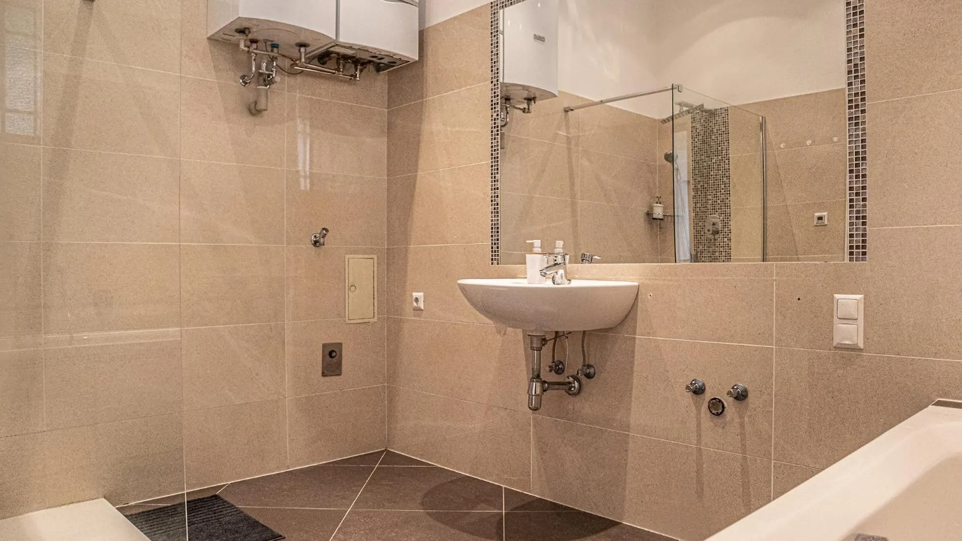 Apartment Sweet 2Br Apt Ideal For Long Stays, Very Central In Vienna